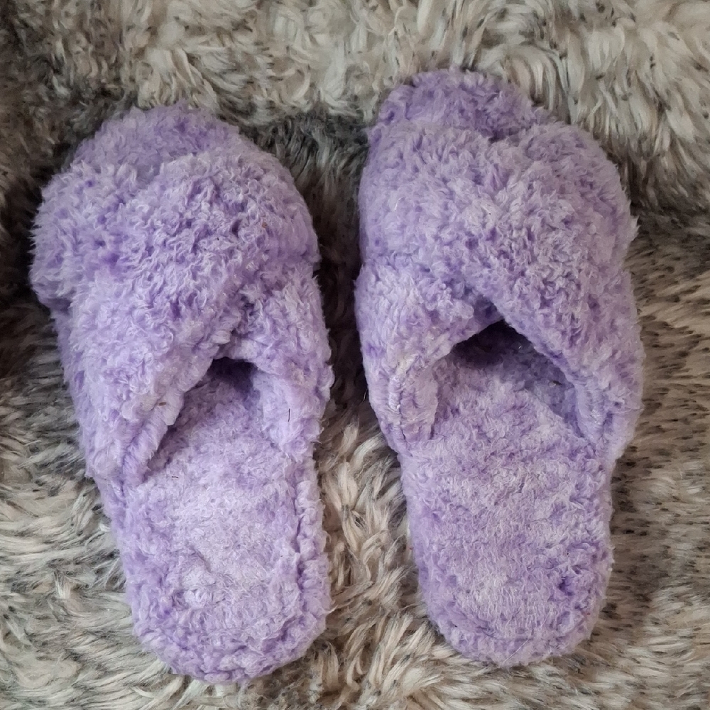 Vera Bradley Purple Fuzzy Slippers